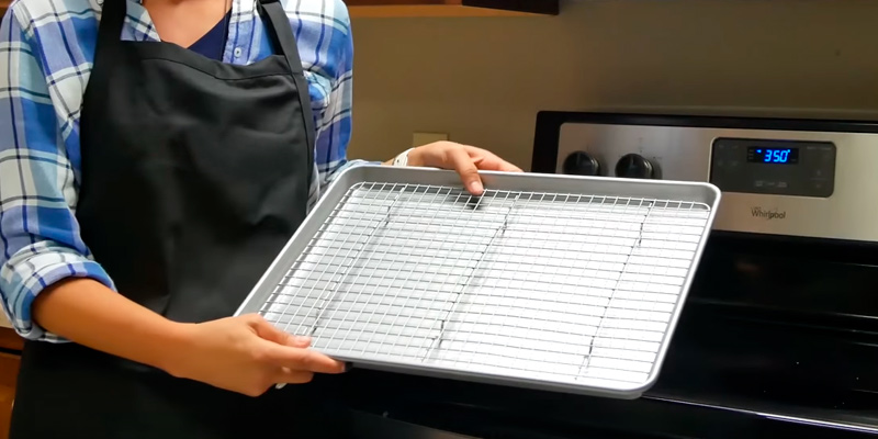 Review of USA Pan 1606CR Half Sheet Baking Pan and Bakeable Nonstick Cooling Rack