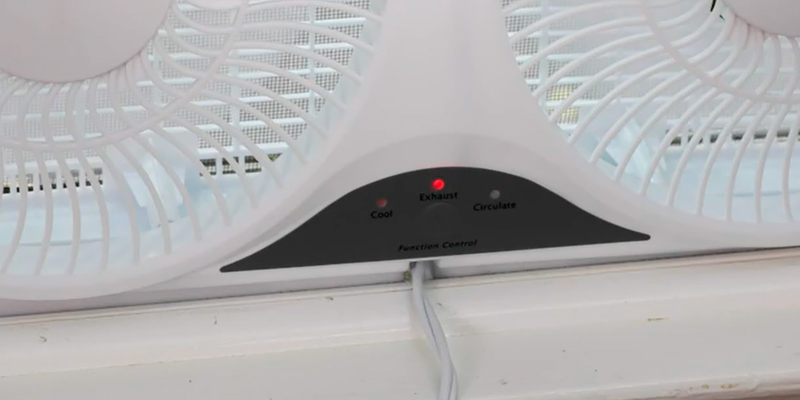 Comfort Zone CZ310R 3-Speed Twin Window Fan with Remote Control in the use - Bestadvisor