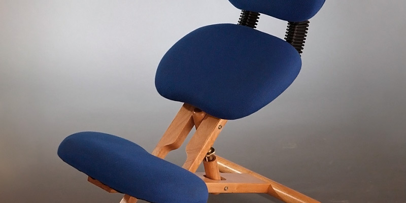 Flash Furniture Mobile Wooden Ergonomic Kneeling Posture Chair in the use - Bestadvisor