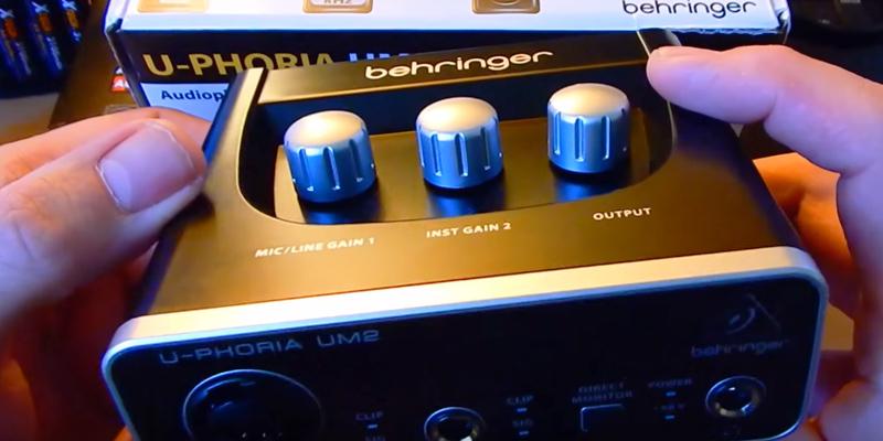 Behringer U-Phoria UM-2 Audio Interface in the use - Bestadvisor