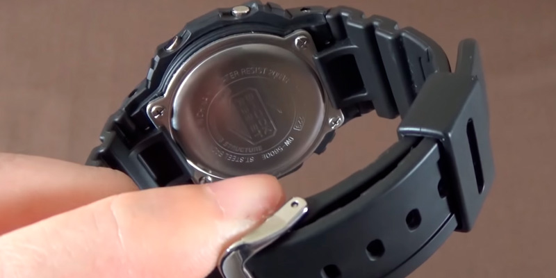 Casio DW5600E-1V Shock-resistant Watch in the use - Bestadvisor