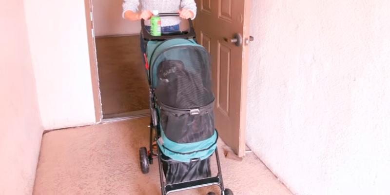 Review of Pet Gear Happy Trails No Zip Pet Stroller