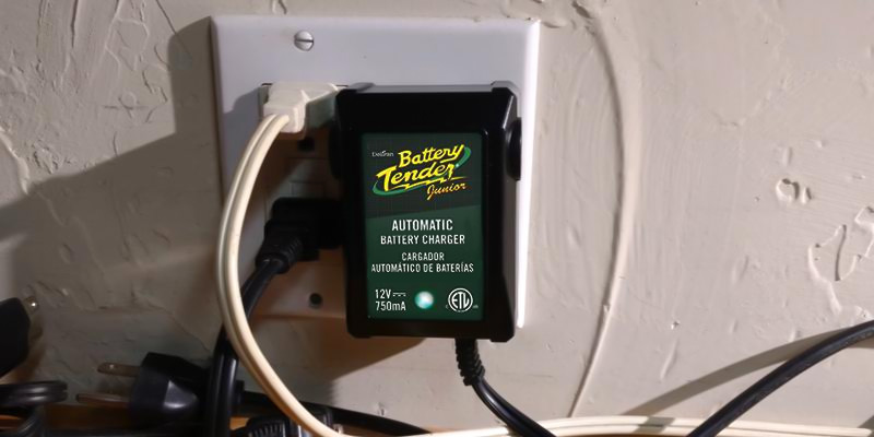 Review of Battery Tender Junior 021-0123 Battery Charger