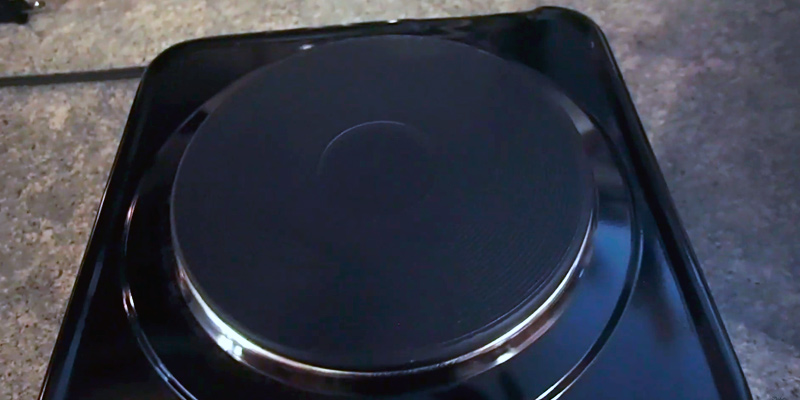 Aroma Housewares AHP-303 Single Hot Plate in the use - Bestadvisor