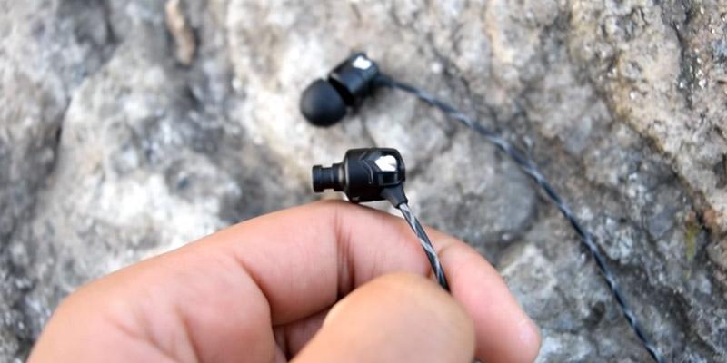 V-MODA Zn In-Ear Modern Audiophile Headphones in the use - Bestadvisor