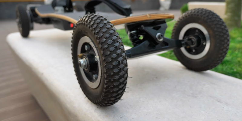 SuperbProductions 49000000 Off Road Electric Skateboard in the use - Bestadvisor