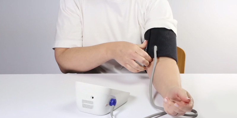 Review of Omron BP786N 10 Series Wireless Upper Arm Blood Pressure Monitor