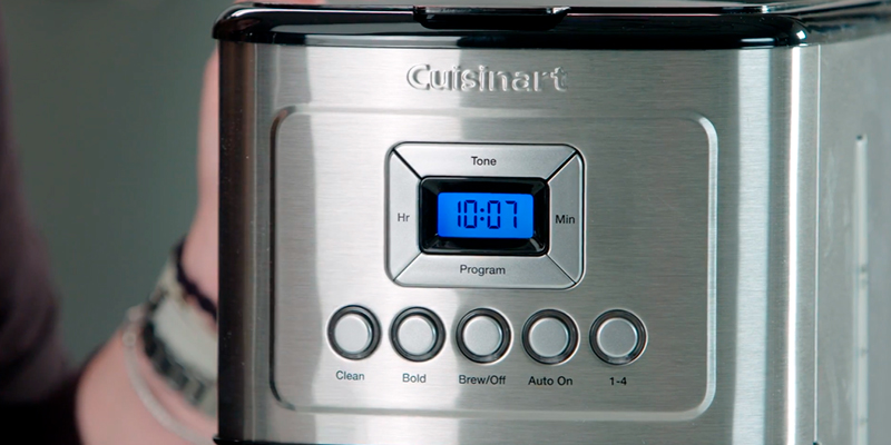 Cuisinart DCC-3400P1 12-Cup Programmable Thermal Coffeemaker in the use - Bestadvisor