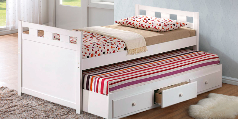 Review of Broyhill Kids Bed with Roll-out Trundle and Drawers