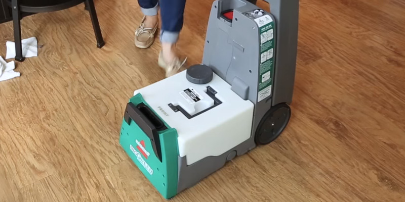 Bissell 86T3 Big Green Professional Carpet Cleaner Machine in the use - Bestadvisor