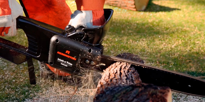 Remington RM1425 14- Inch Electric Chainsaw in the use - Bestadvisor