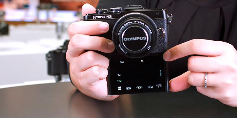 Olympus E-PL7 16MP Mirrorless Digital Camera in the use - Bestadvisor