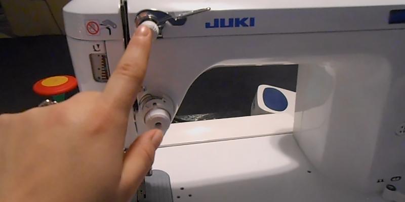 JUKI TL-2000Qi Automatic needle threader in the use