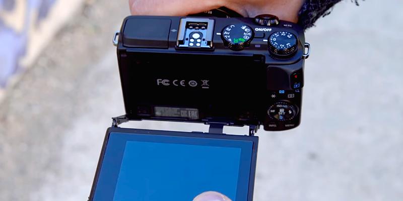 Canon EOS M3 Mirrorless Camera Kit in the use - Bestadvisor