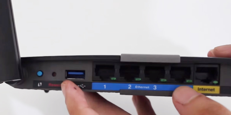 Linksys EA6350 AC1200 Dual Band Smart Wi-Fi Gigabit Router in the use - Bestadvisor