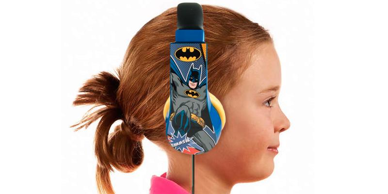 Review of Warner Bros Kid Safe Over the Ear Headphone