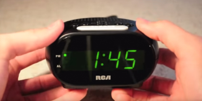Review of RCA RCD20 Digital Alarm Clock with Night Light