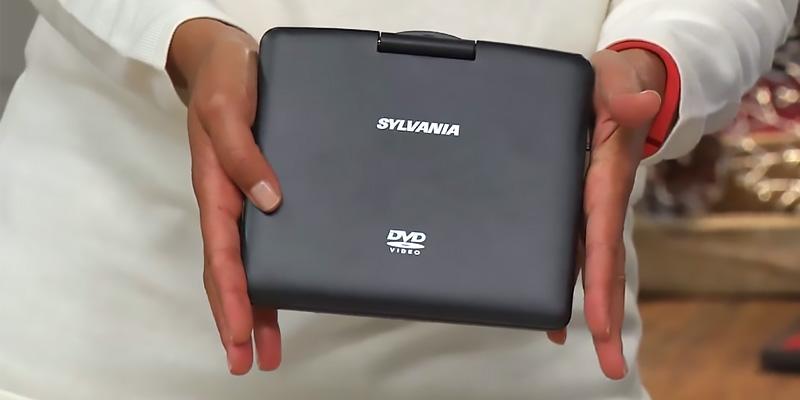 Review of Sylvania SDVD9020B-Blue Swivel Screen Portable