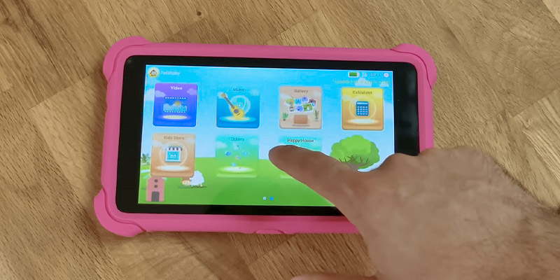 Venturer Small Wonder 7" Android Kids Tablet in the use - Bestadvisor