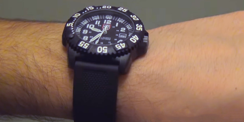 Detailed review of Luminox 3051 Men's EVO Navy SEAL Colormark Watch - Bestadvisor