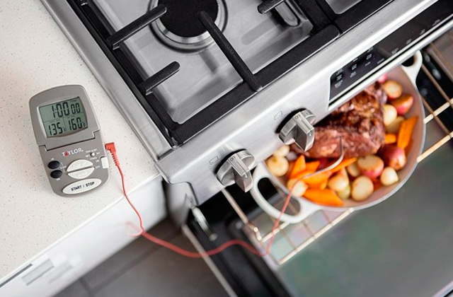 Comparison of Cooking Thermometers for Accurate Temperature Monitoring