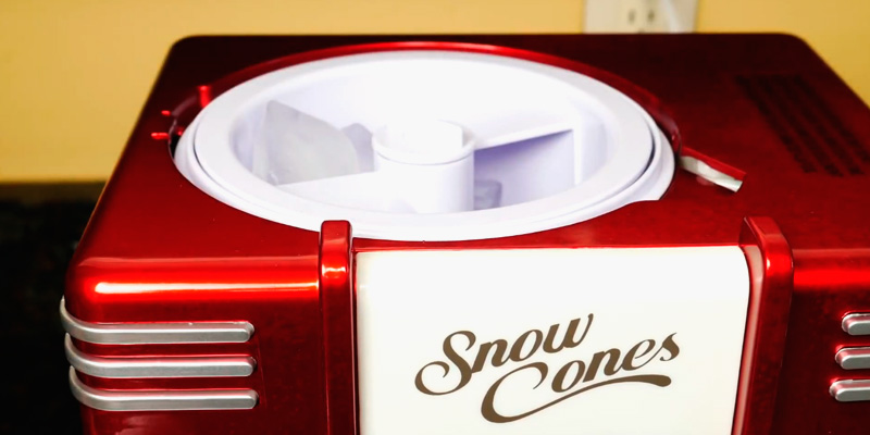Nostalgia RSM602 Countertop Snow Cone Maker in the use - Bestadvisor