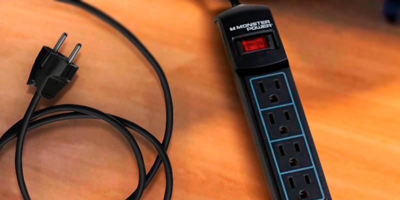 Monster MP ME 600 6 Outlets Surge Protector in the use - Bestadvisor