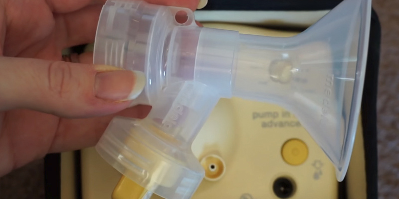 Medela Advanced Double with Tote Electric Breast Pump in the use - Bestadvisor