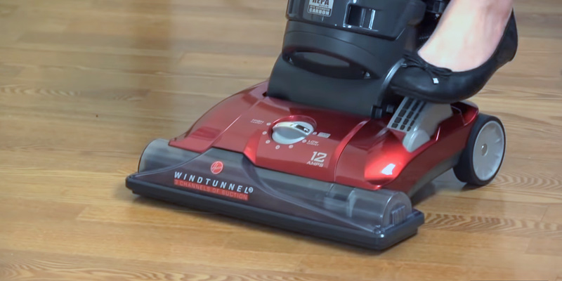 Hoover WindTunnel 3 (UH72625) Max Performance Pet Upright Vacuum Cleaner in the use - Bestadvisor