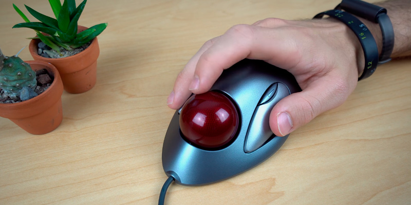 Logitech Trackman Marble Wired USB Ergonomic Mouse in the use - Bestadvisor