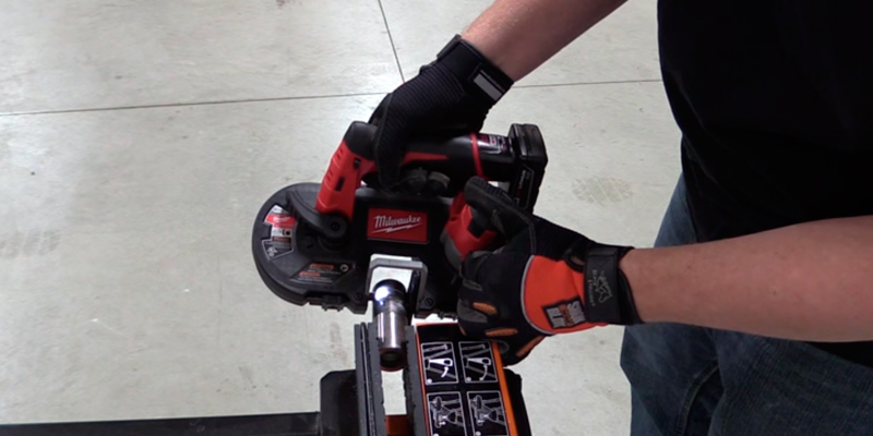Review of Milwaukee 2429-21XC Cordless Sub-Compact Bandsaw