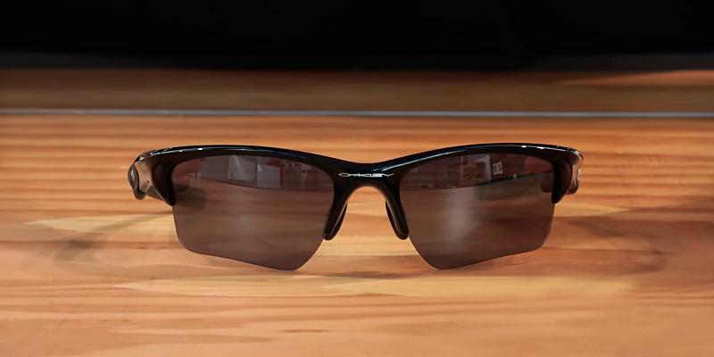 Oakley Half Jacket Sports Sunglasses for Golf Cycling in the use - Bestadvisor