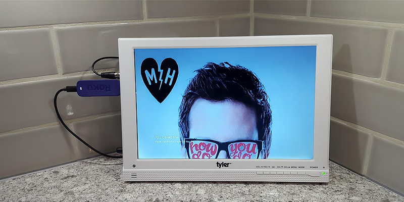 Review of Tyler 13.3" Portable TV LCD Monitor 1080P Rechargeable Lithium Battery Operated