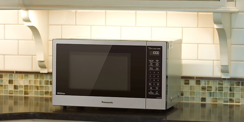 Review of Panasonic NN-SN67KS Compact Microwave