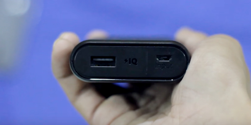Anker PowerCore 10000 Ultra-Compact Power Bank in the use - Bestadvisor