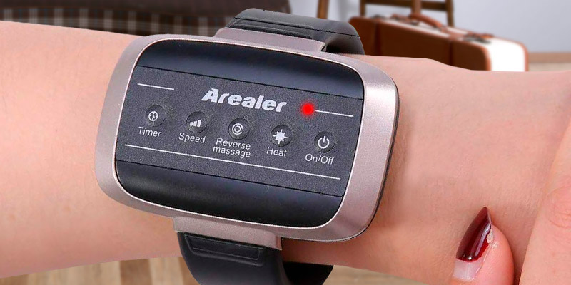 Arealer Deep Kneading Foot Massager with Remote Control in the use - Bestadvisor