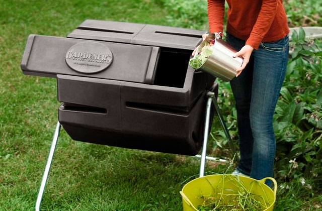 Best Composting Tumblers to Convert Kitchen and Yard Waste Into Fertilizers  