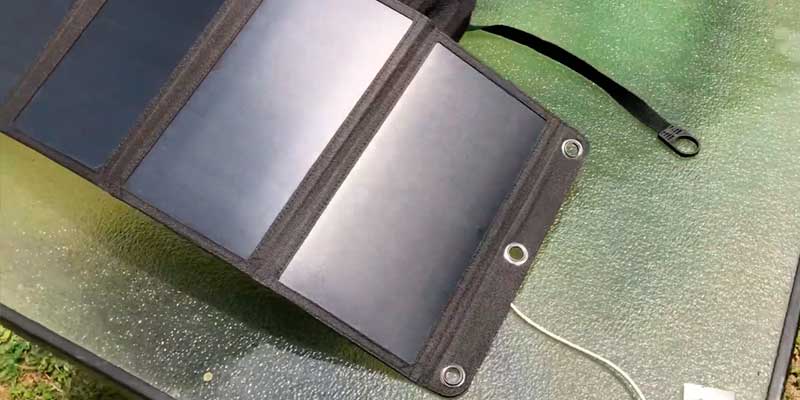 Nekteck SM-B3122 21W Portable Solar Panel Charger in the use - Bestadvisor