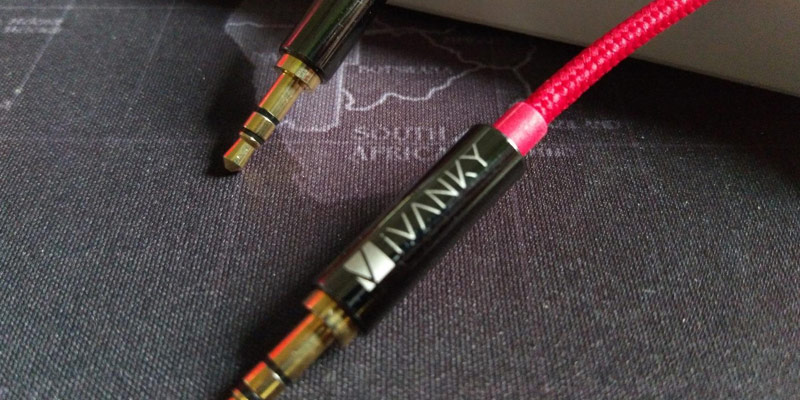 ivanky AC02 AUX Cable in the use - Bestadvisor