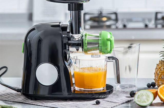 Comparison of Cold Press Juicers to Extract Nutritious Juices