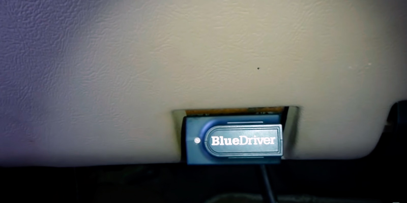 BlueDriver Bluetooth Professional OBDII Scan Tool in the use
