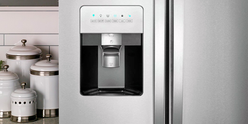 Kenmore 50043 25 cu. ft. Side-by-Side Refrigerator with Water and Ice Dispenser in the use - Bestadvisor