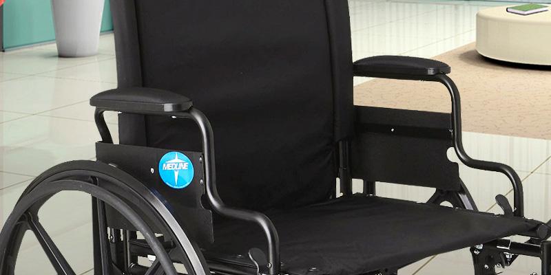 Review of Medline MDS806575 K4 Extra-Wide Lightweight Elevating Wheelchair