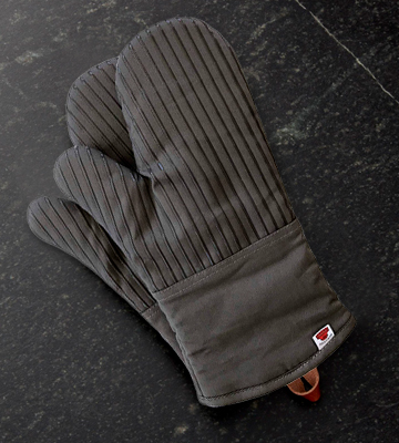 Big Red House Oven Mitts with The Heat Resistance of Silicone and Flexibility of Cotton - Bestadvisor