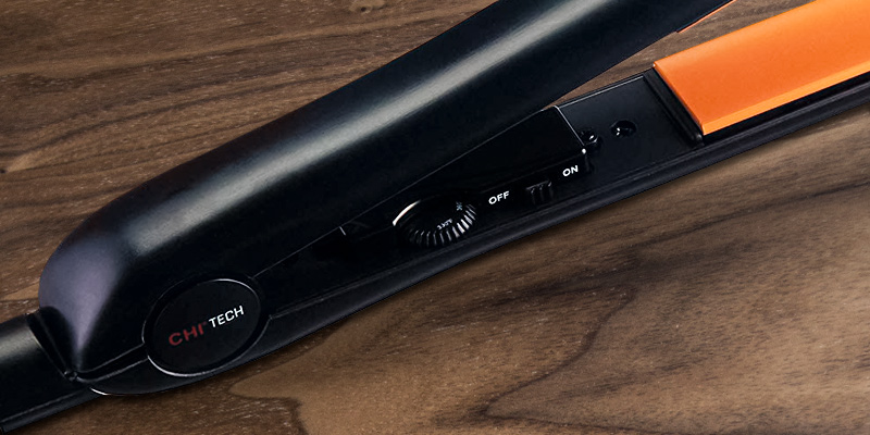 CHI Tech 1" Ceramic Dial Hairstyling Iron in the use - Bestadvisor