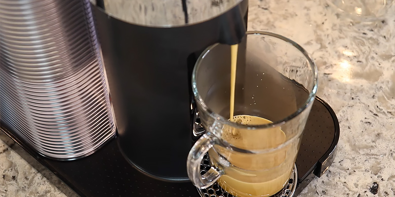 Breville BNV220CRO Vertuo Coffee and Espresso Machine in the use - Bestadvisor