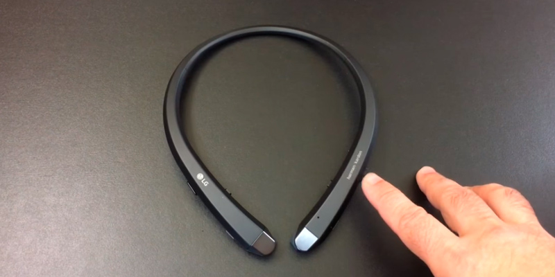 LG Tone Infinim (HBS-910) Bluetooth Stereo Headset - Silver in the use - Bestadvisor