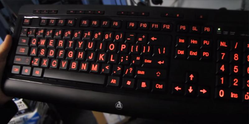 Azio KB506U Vision Backlit Keyboard with Large Print keys in the use - Bestadvisor