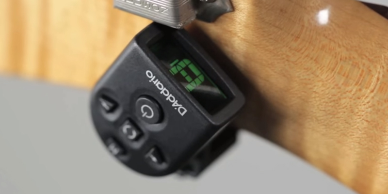 Review of Planet Waves PW-CT-12 D'Addario NS Micro Clip-On Tuner