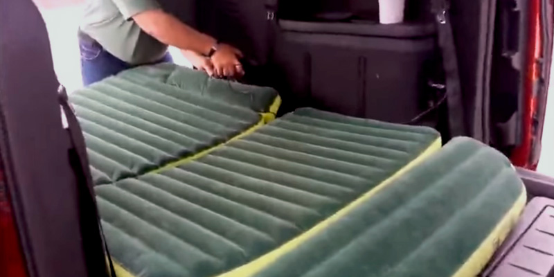 Wolfwill Universal SUV Travel Air Mattress in the use
